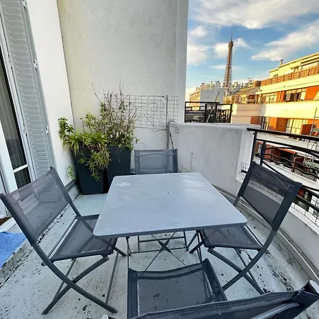 Tour Eiffel - Motte Picquet باريس